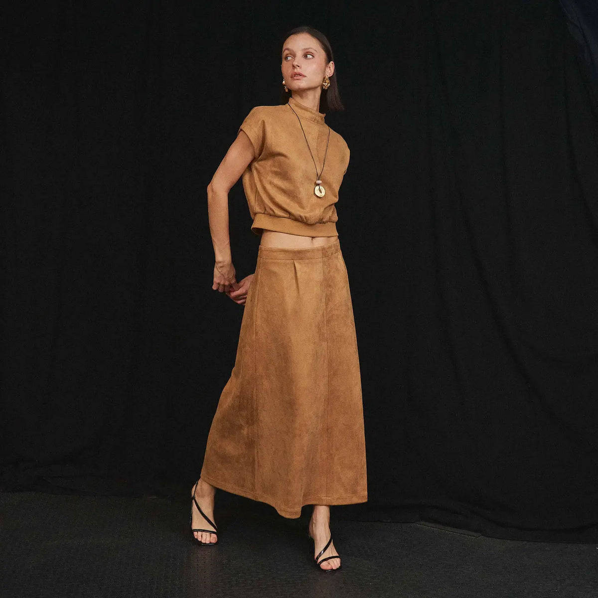 MOCK NECK STRETCH SUEDE TOP & SKIRT SET