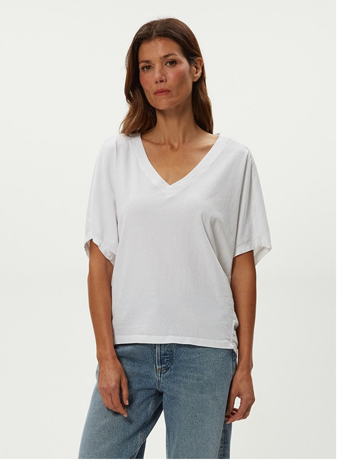 FREYA EASY V-NECK TOP
