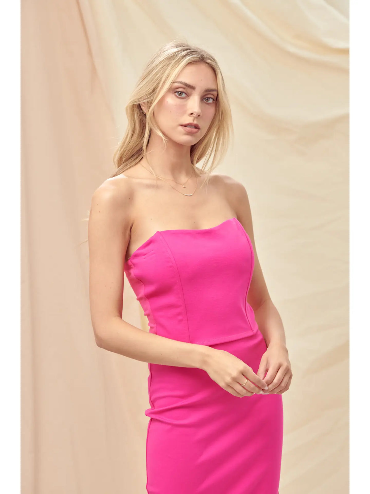 SWEETHEART NECK TUBE CROP TOP
