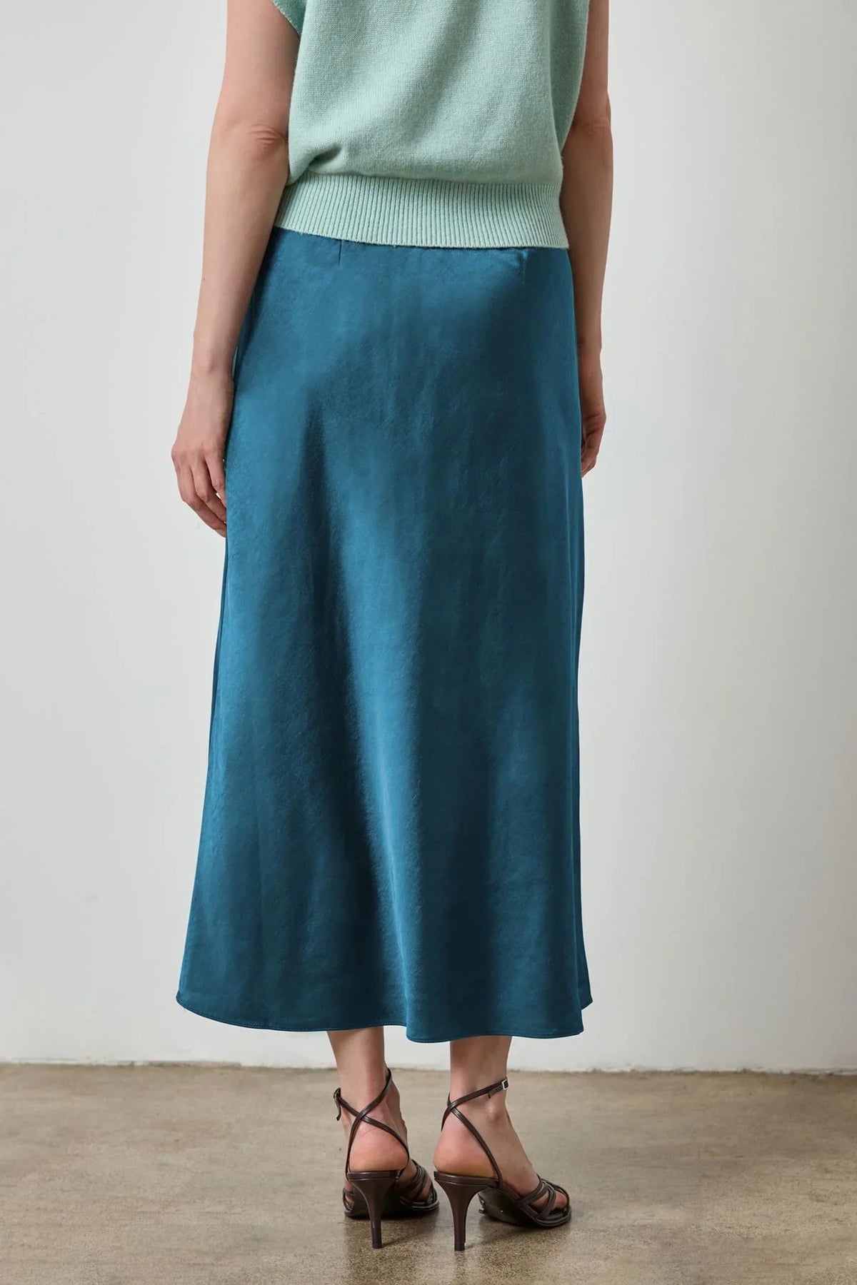 SATIN SLIT FRONT SKIRT