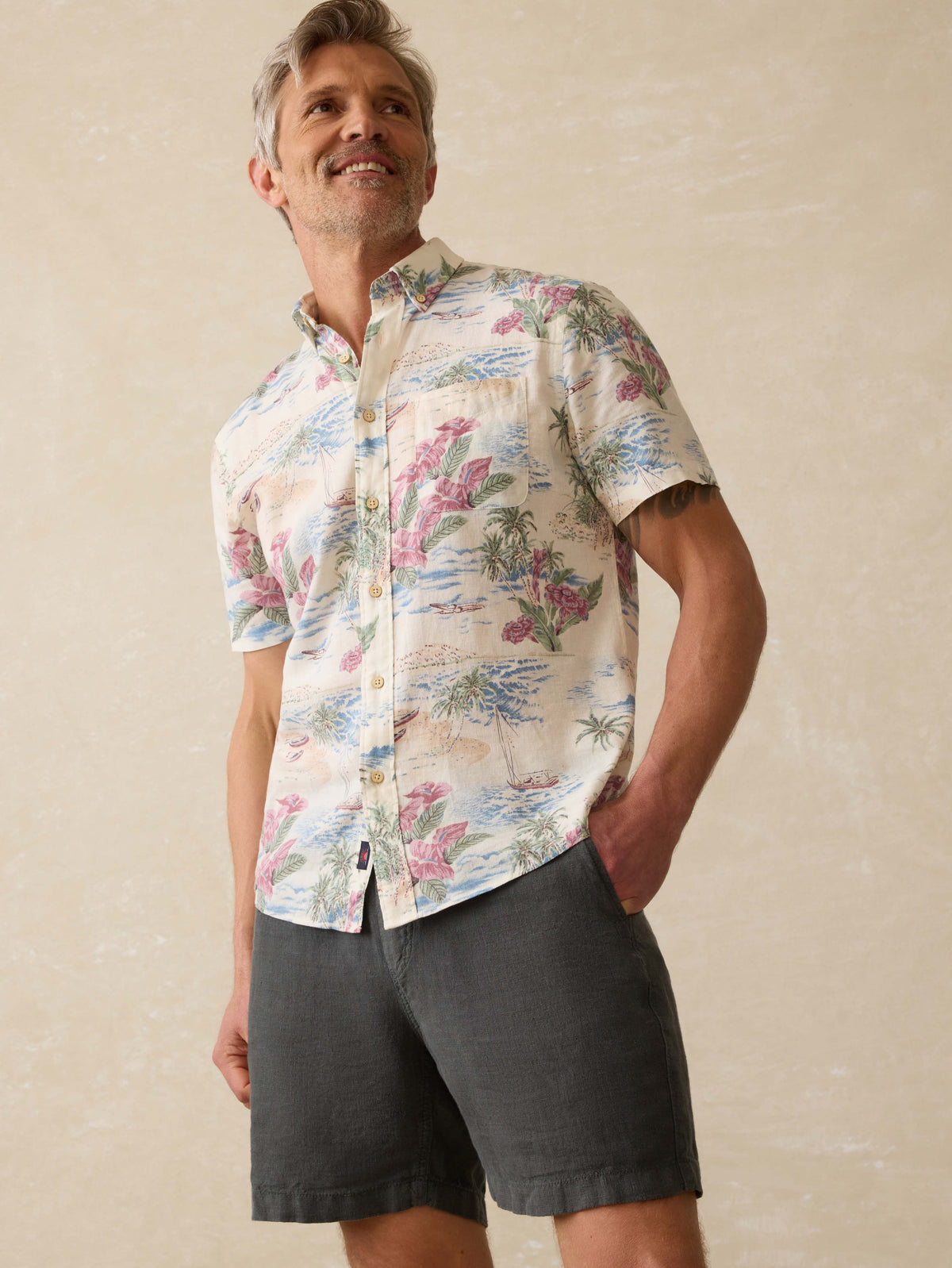 Short-Sleeve Breeze Shirt - Molokai Scenic Tropical