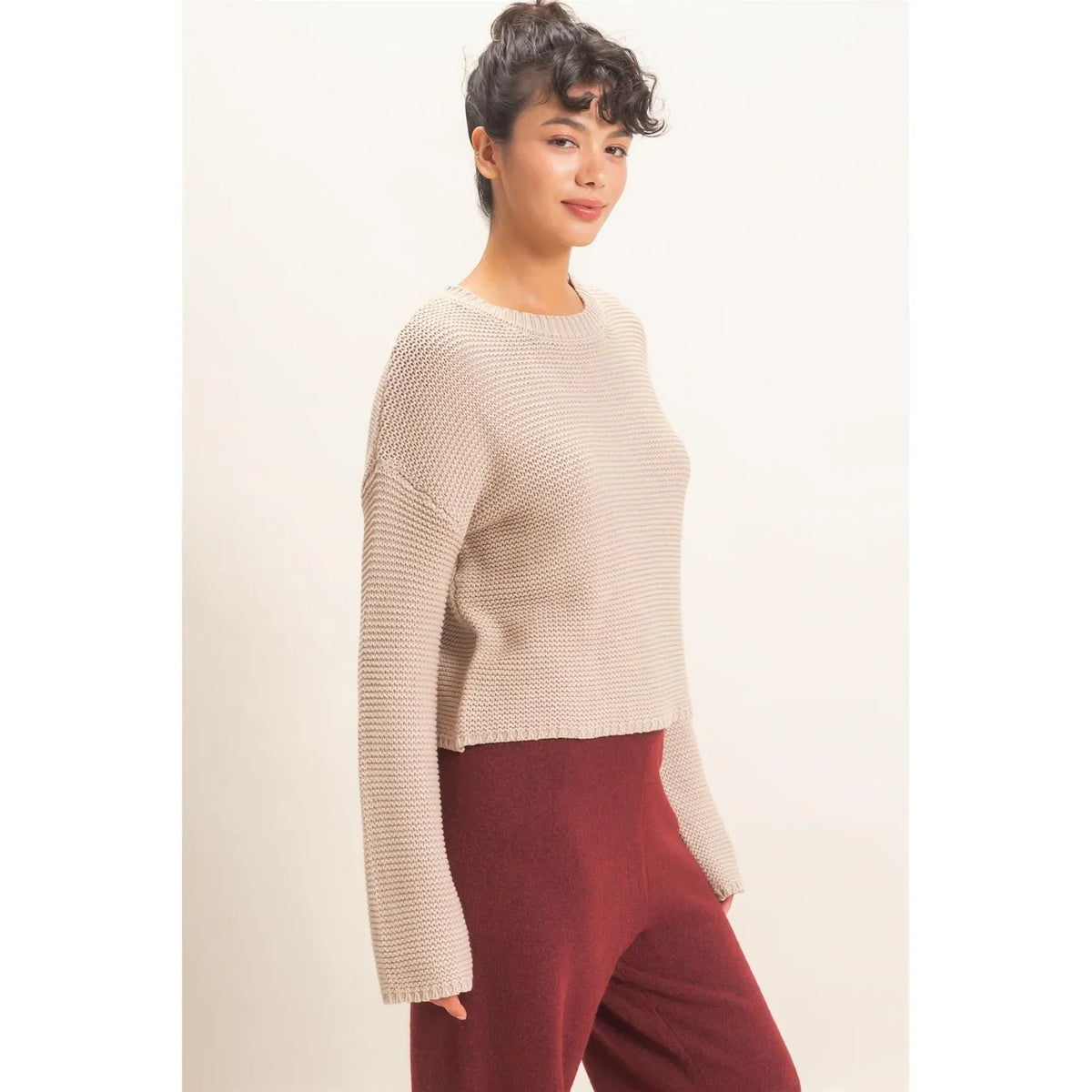 TEXTURED KNIT CREW NECK SWEATER